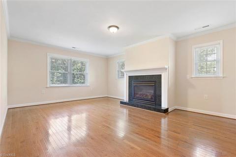 408 West St, King, NC 27021 photo 3