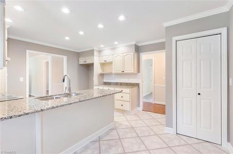 408 West St, King, NC 27021 photo 13