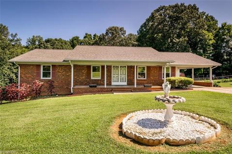 231 Pilotview Loop, Madison, NC 27025 photo 1