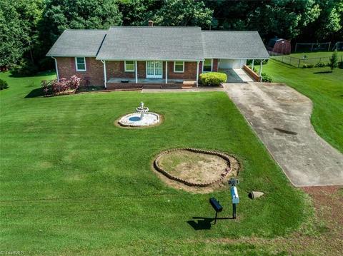 231 Pilotview Loop, Madison, NC 27025 photo 4