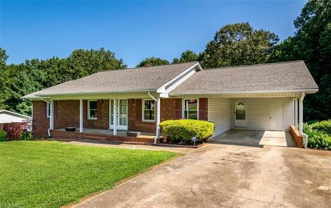 231 Pilotview Loop, Madison, NC 27025 photo 2