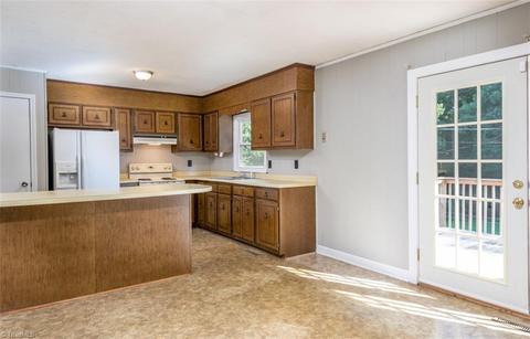 231 Pilotview Loop, Madison, NC 27025 photo 11