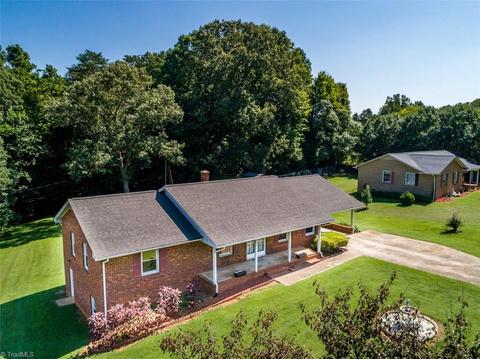 231 Pilotview Loop, Madison, NC 27025 photo 3