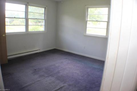 167 Dalsher Ave, Pilot Mountain, NC 27041 photo 11
