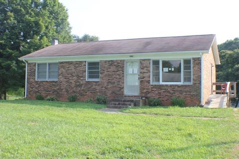 167 Dalsher Ave, Pilot Mountain, NC 27041 photo 1