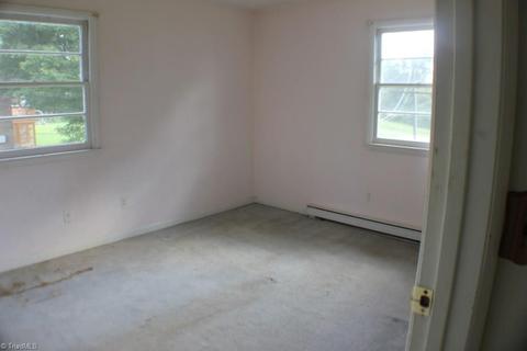 167 Dalsher Ave, Pilot Mountain, NC 27041 photo 10