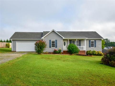 161 Saddlebred Loop, Stokesdale, NC 27357 photo 1