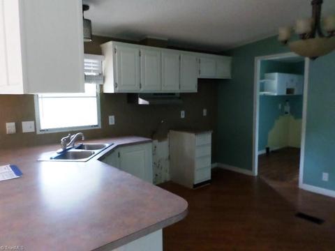307 Hauser Rd, Pinnacle, NC 27043 photo 3