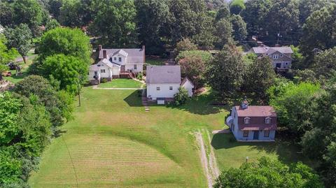 511 S Hamilton St, Eden, NC 27288 photo 2