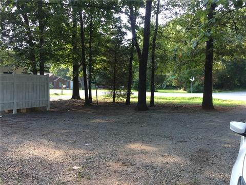 503 E Hanover Rd, Graham, NC 27253 photo 4
