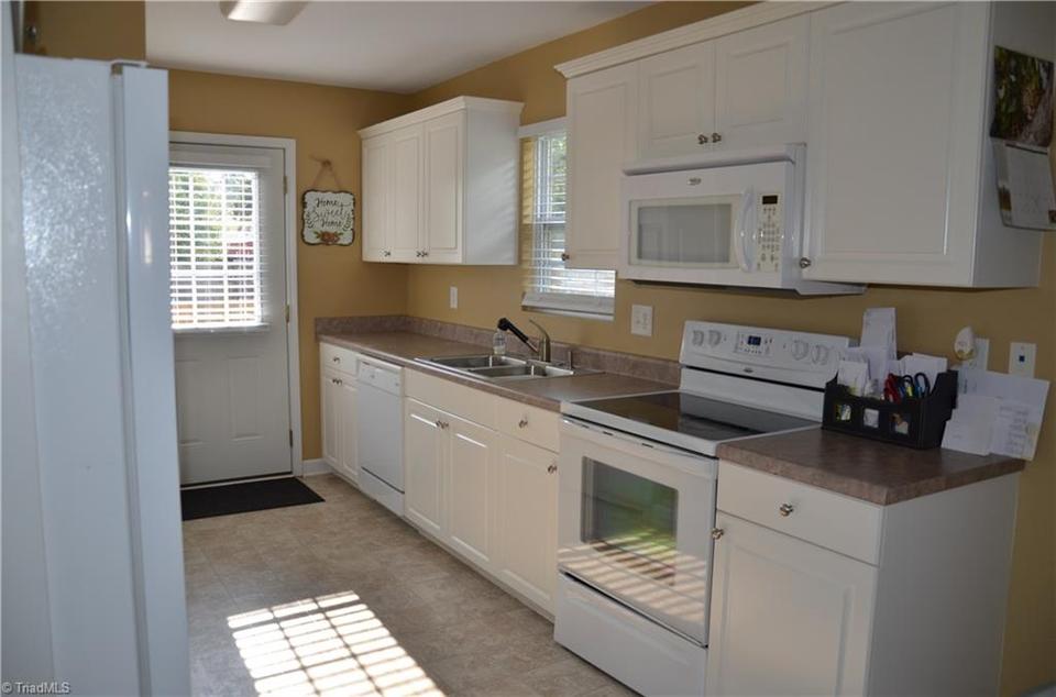  205 Princeton Xing, Thomasville, NC 27360 photo 7