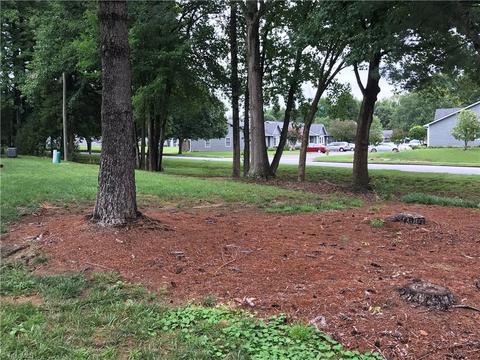 3047 Windchase Ct, High Point, NC 27265 photo 12