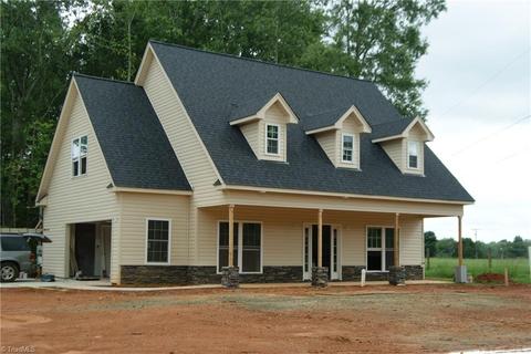 1254 Mock Rd, High Point, NC 27265 photo 3