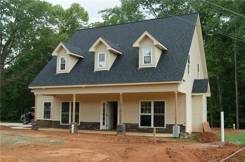 1254 Mock Rd, High Point, NC 27265 photo 2