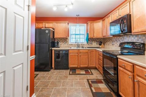 677 Chas Ct, High Point, NC 27265 photo 7