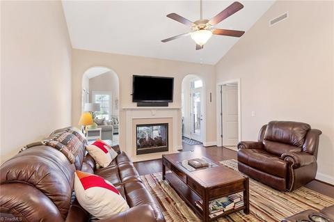 649 Nikyle Cir, High Point, NC 27265 photo 12