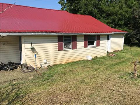 9912 W Pine St, Lowgap, NC 27024 photo 2