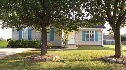 3864 Eagleston Ct, High Point, NC 27265 photo 1