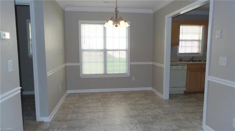 3864 Eagleston Ct, High Point, NC 27265 photo 9