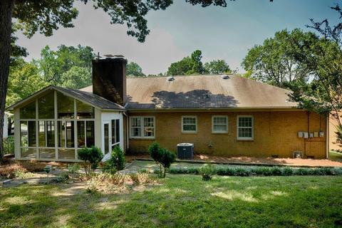 910 Wimbledon Pl, High Point, NC 27262 photo 6