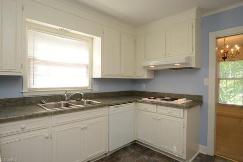 910 Wimbledon Pl, High Point, NC 27262 photo 13