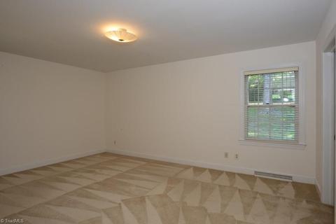 910 Wimbledon Pl, High Point, NC 27262 photo 21
