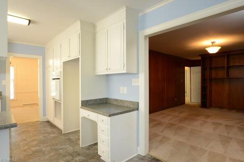 910 Wimbledon Pl, High Point, NC 27262 photo 16
