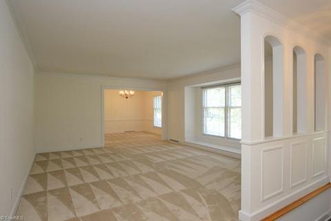 910 Wimbledon Pl, High Point, NC 27262 photo 8