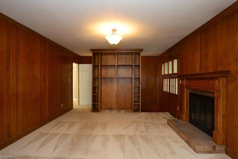 910 Wimbledon Pl, High Point, NC 27262 photo 18