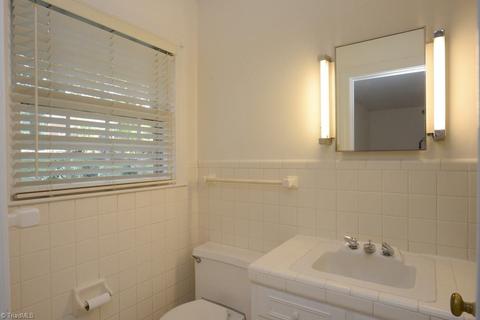 910 Wimbledon Pl, High Point, NC 27262 photo 22