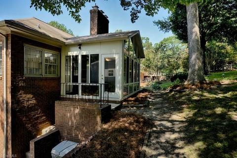 910 Wimbledon Pl, High Point, NC 27262 photo 4