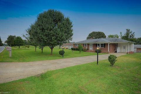 611 Lakedale Rd, Colfax, NC 27235 photo 2