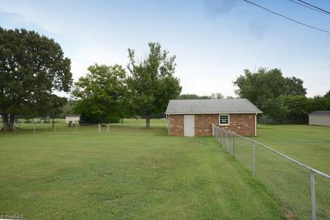 611 Lakedale Rd, Colfax, NC 27235 photo 4