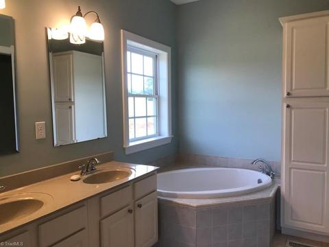 263 Riverchase Rd, Pinnacle, NC 27043 photo 13
