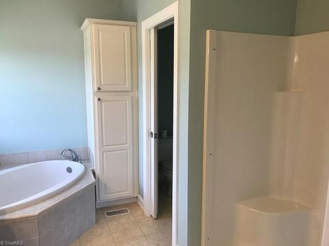 263 Riverchase Rd, Pinnacle, NC 27043 photo 18