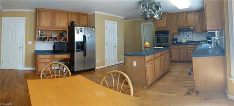1410 Christopher Ct, High Point, NC 27265 photo 9