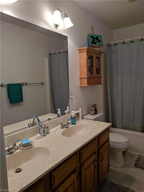1410 Christopher Ct, High Point, NC 27265 photo 21