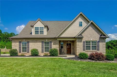 7044 English Pride Dr, Trinity, NC 27370 photo 1