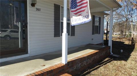 207 Murray St, High Point, NC 27260 photo 2