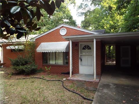 2009 Edgewood Dr, High Point, NC 27262 photo 2