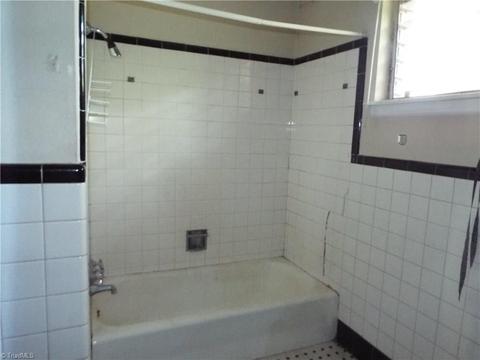 2009 Edgewood Dr, High Point, NC 27262 photo 13