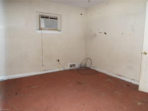 2009 Edgewood Dr, High Point, NC 27262 photo 17