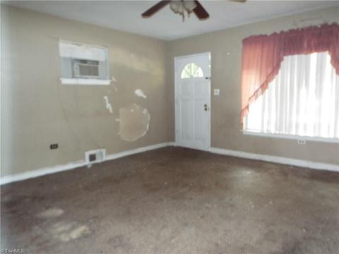 2009 Edgewood Dr, High Point, NC 27262 photo 7