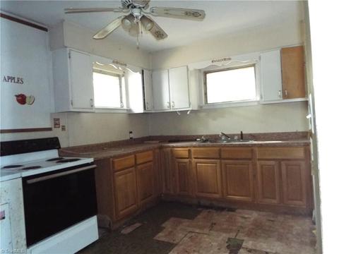 2009 Edgewood Dr, High Point, NC 27262 photo 9