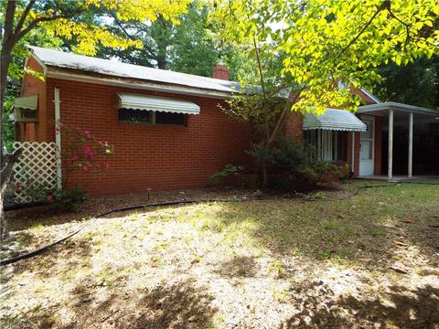 2009 Edgewood Dr, High Point, NC 27262 photo 4