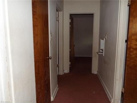2009 Edgewood Dr, High Point, NC 27262 photo 8