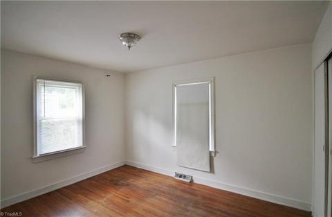 913 Denny St, High Point, NC 27262 photo 9