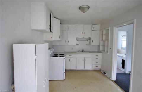 913 Denny St, High Point, NC 27262 photo 4
