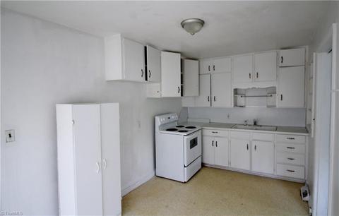 913 Denny St, High Point, NC 27262 photo 5