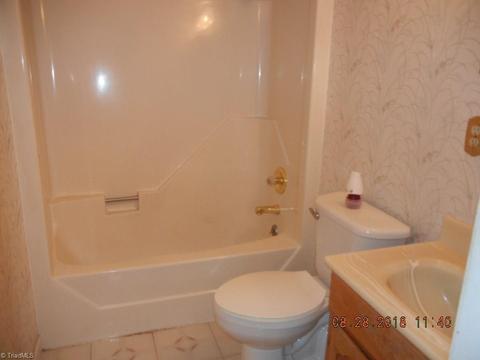 3507 Stonehurst Pl, High Point, NC 27265 photo 9